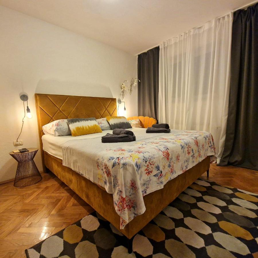 Milos Apartament *